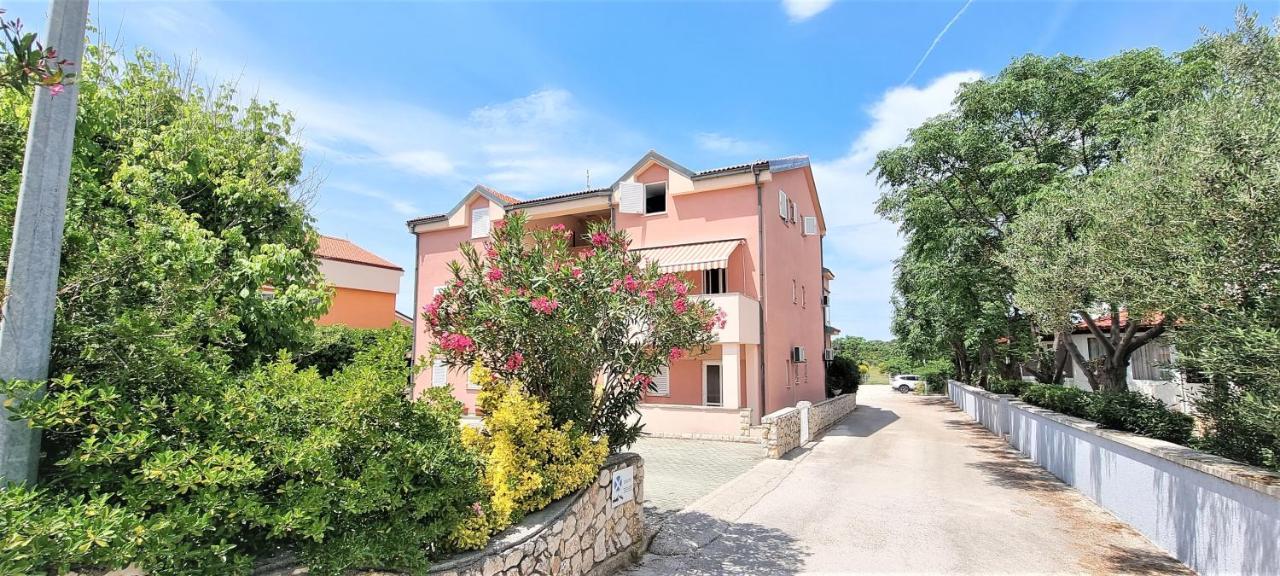 Guest House Jasna Novalja Exterior photo